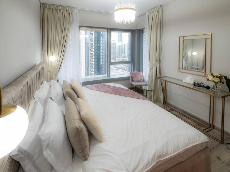 First Class 2Br With Full Burj Khalifa And Fountain View Apartment Dubai Exterior photo